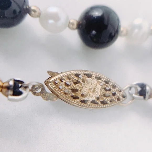 VTG Genuine Pearl & Black Glass 1950s Necklace w/ 14K Gold Filigree Clasp